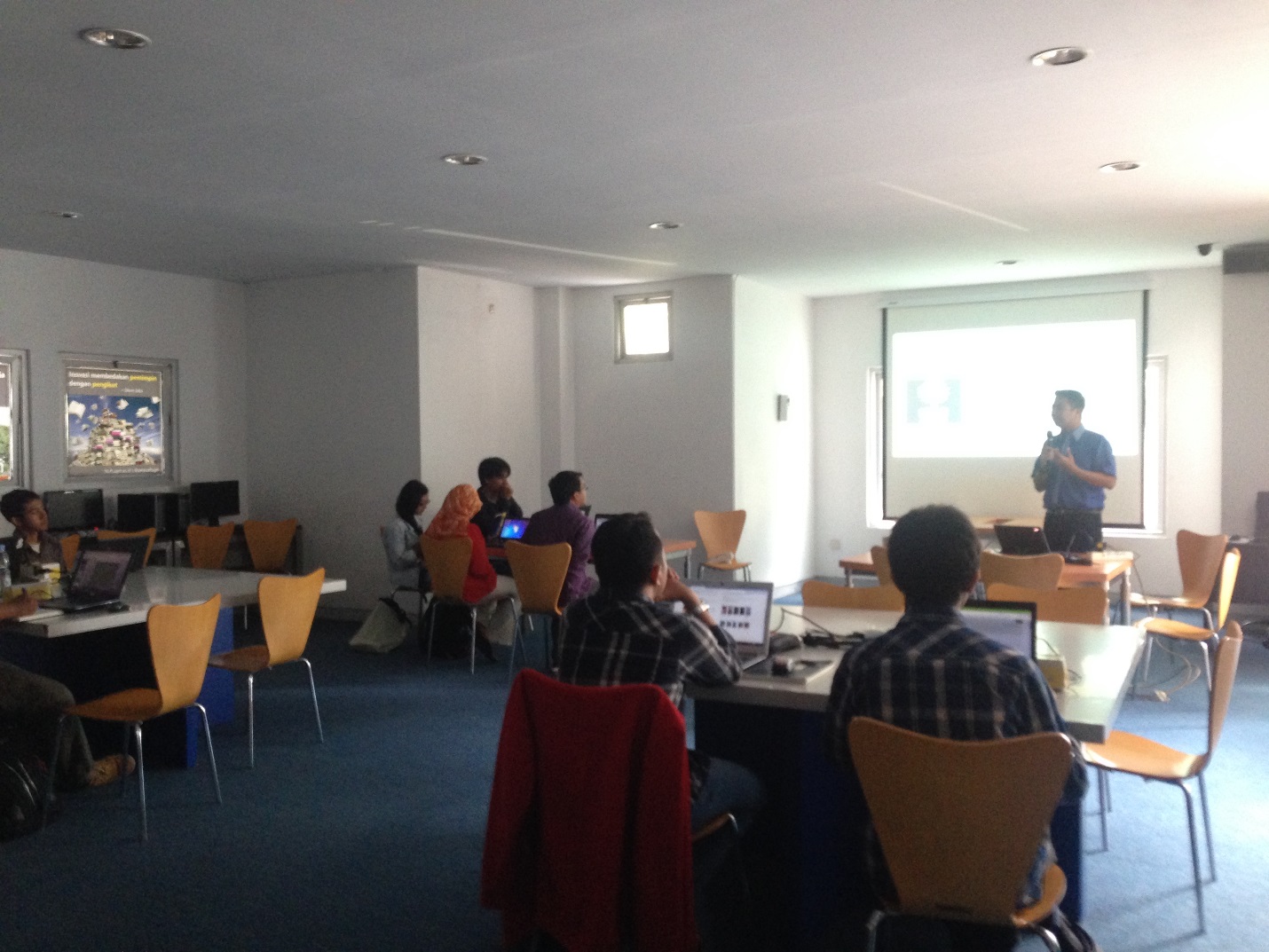 Tutorial Development with Office Mix - Library of FT UGM